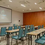 Focus Premium מלון